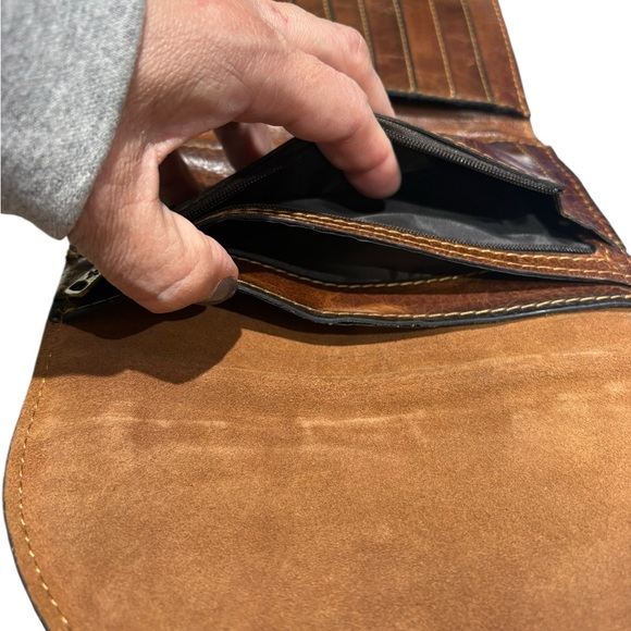 Patricia Nash Colli Brown Leather Trifold Tasseled Wallet - Picture 6 of 9